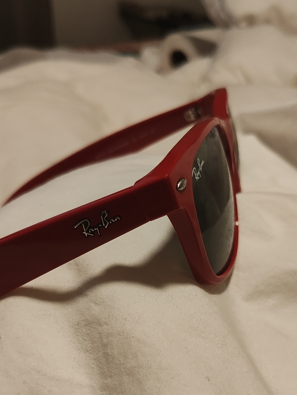 Ray•Ban Wayfarers Red Sunglasses Brand New ,Box Case Cloth & Paper Work - Picture 4 of 8